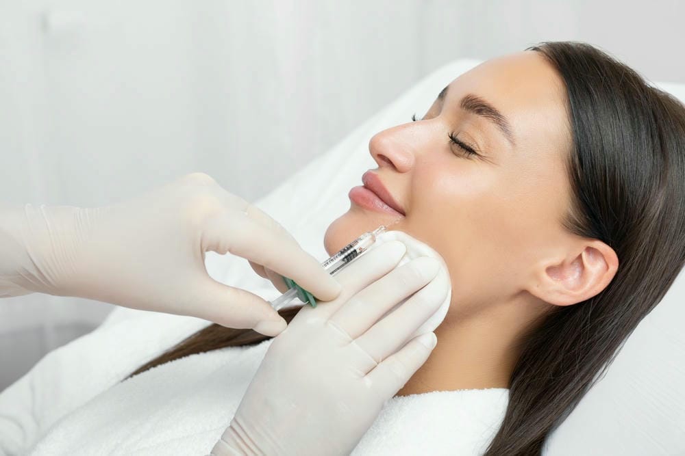 Mẹo chăm sóc sau tiêm filler để giảm rủi ro khi uống rượu