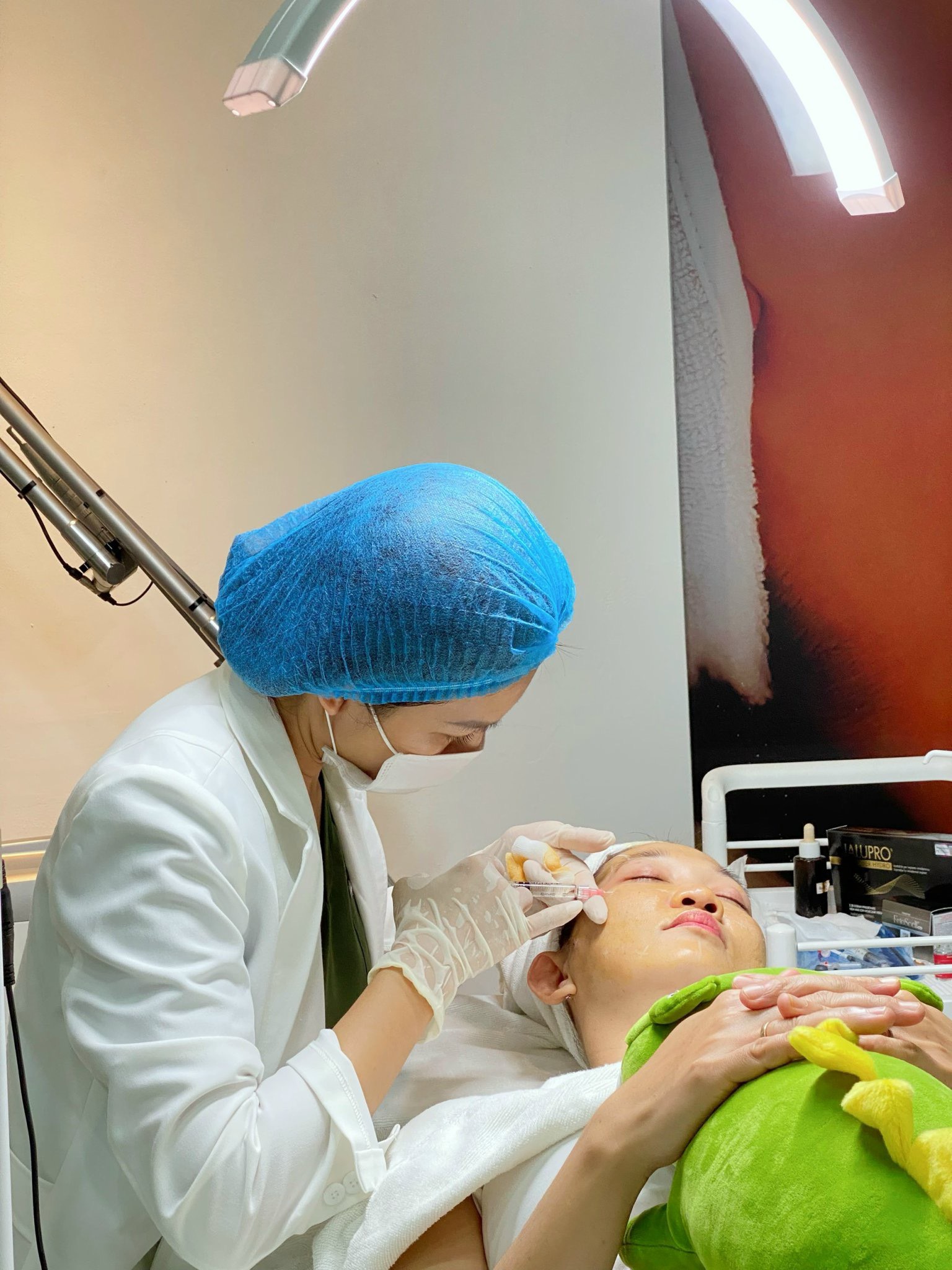 Hình ảnh mô tả quy trình tiêm BAP với Profilo và Jalupro