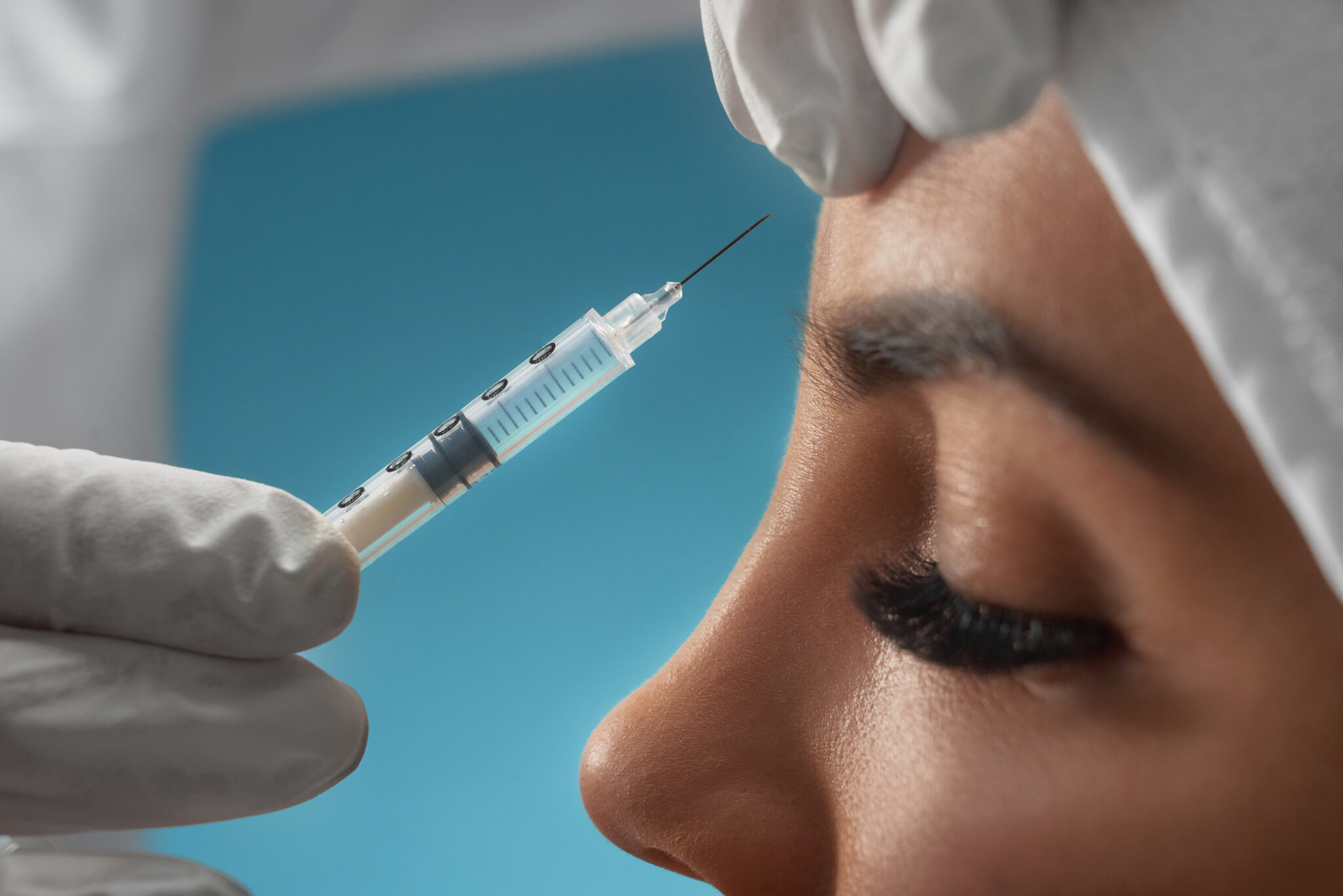 SkinFill không ngừng đổi mới với công nghệ R-AiNet Pro, trong đó axit hyaluronic được sử dụng để đảm bảo chất làm đầy da đạt chuẩn, góp phần trẻ hóa da.