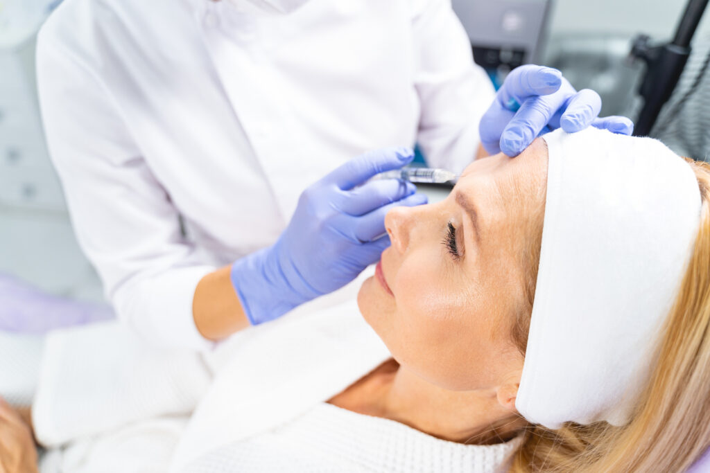 Phương pháp Karisma vs filler đặt mục tiêu duy trì sự trẻ trung của da thông qua việc sử dụng Karisma và filler kết hợp một cách tối ưu.
