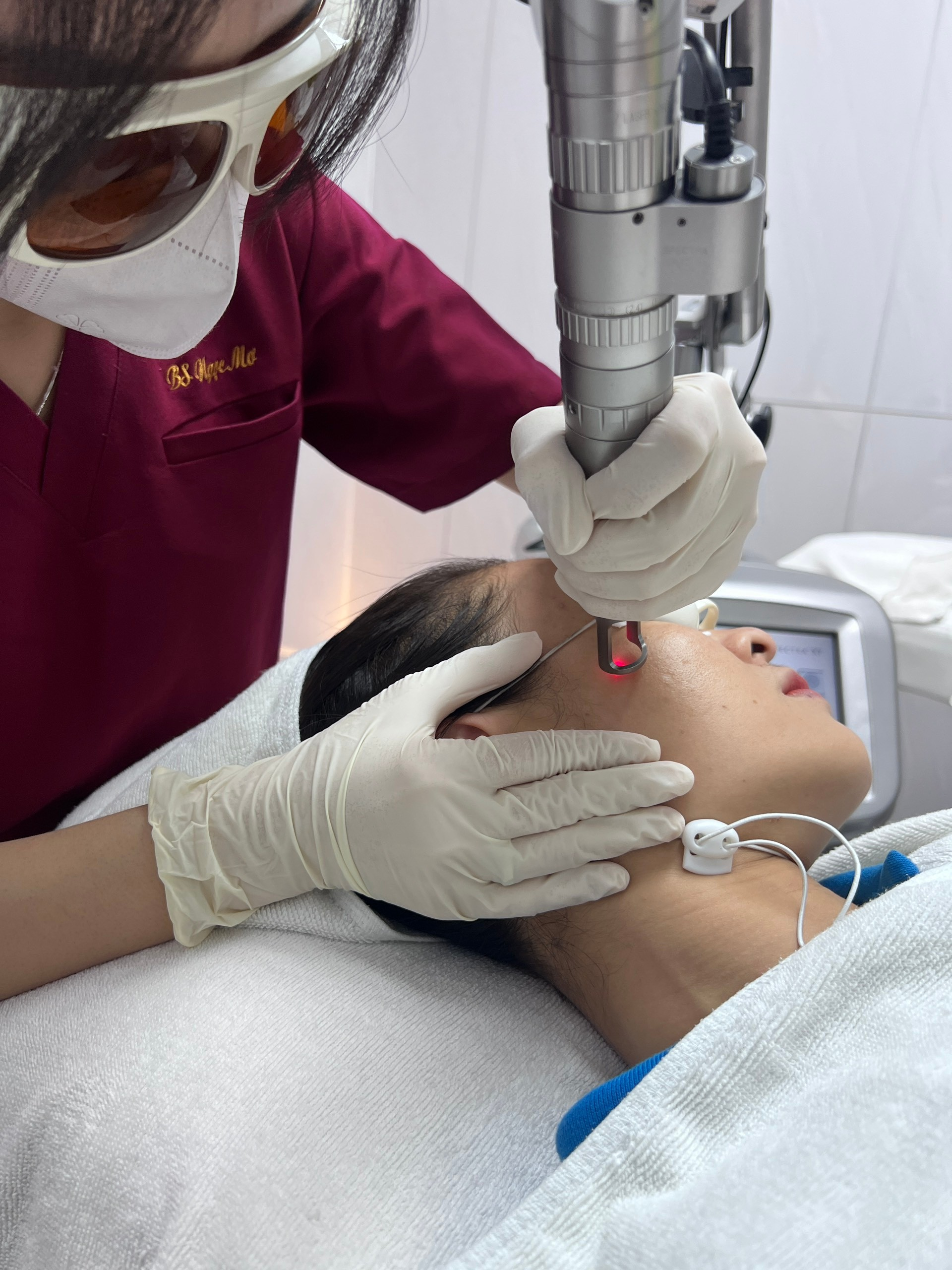 Trị mất sắc tố da, điều trị laser: Giám sát quá trình phục hồi của Rạn da trắng
